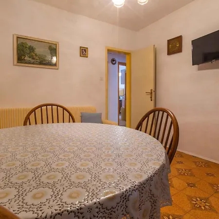 Apartament In 39341 Crikvenica