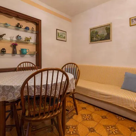 Apartament In 39341 Crikvenica