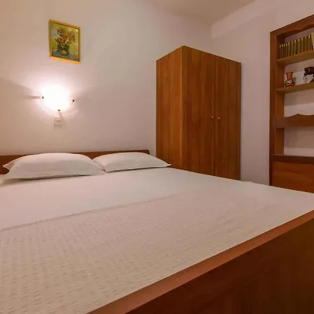 In 39341 Apartment *